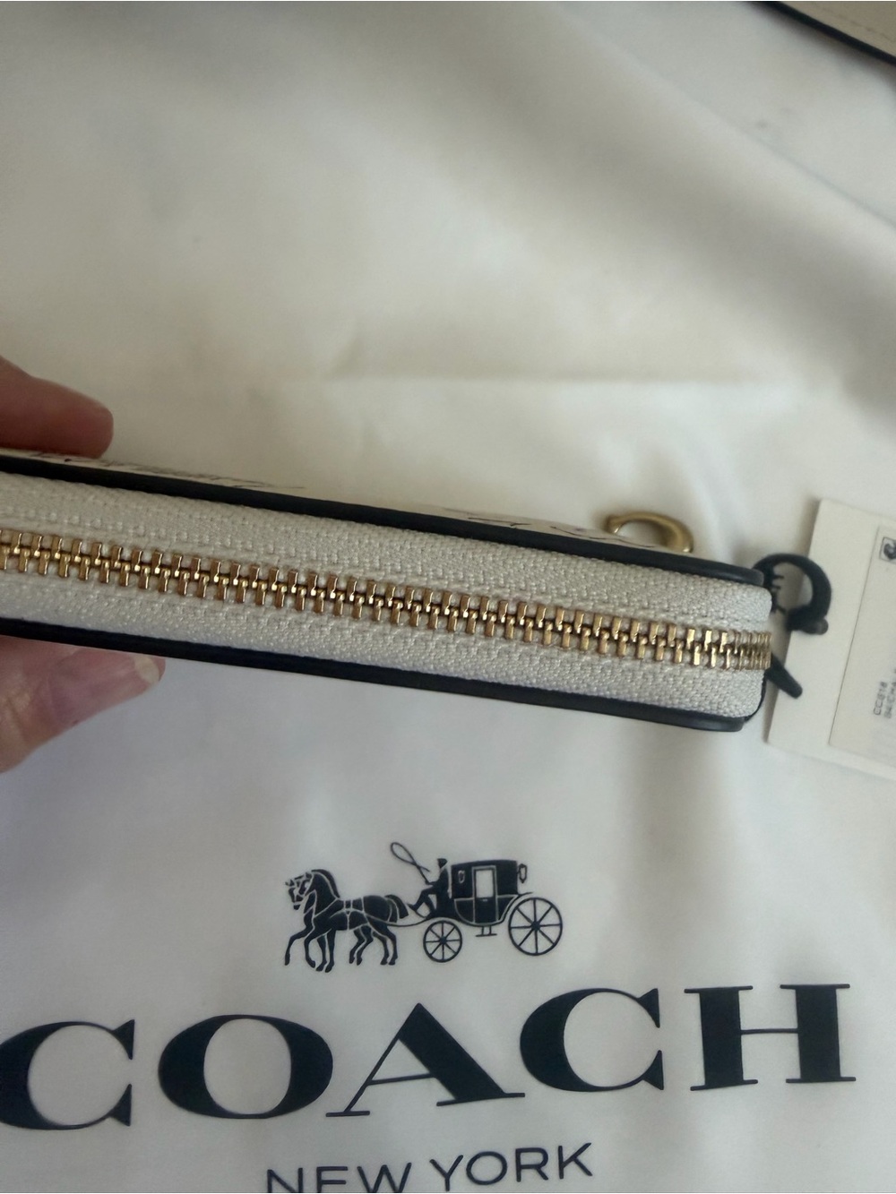 NWT Coach X Peanuts Cream Snoopy Zip Card Case Wallet HTF - Picture 5 of 8